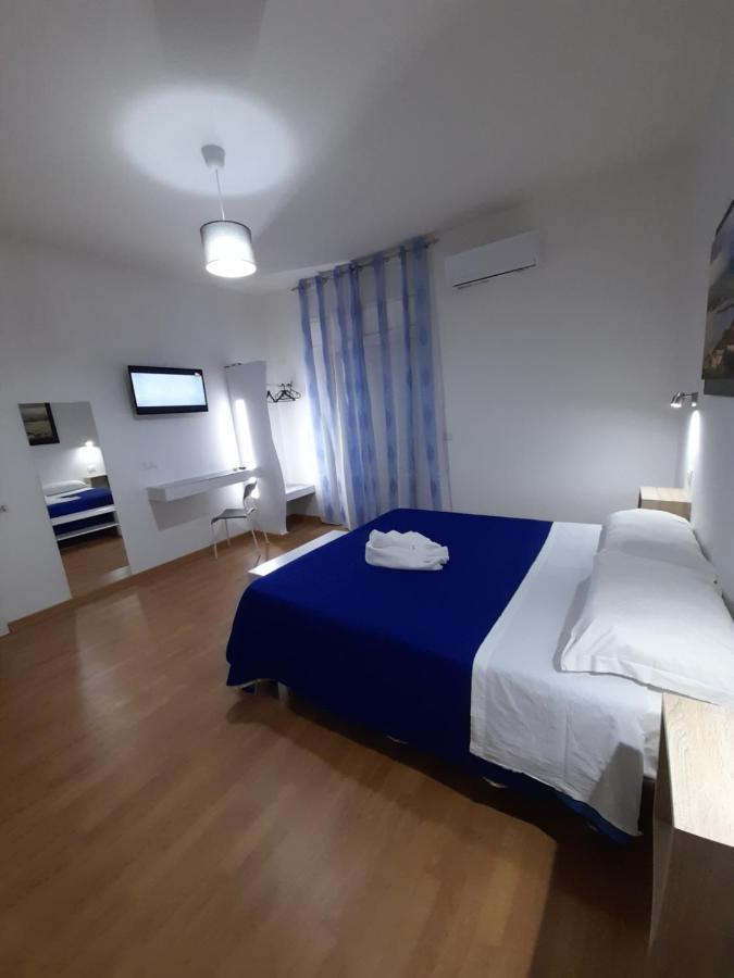 Milazzo: La Porta Delle Eolie Bed and Breakfast Exteriör bild