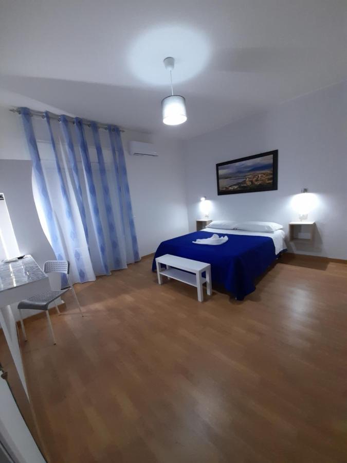 Milazzo: La Porta Delle Eolie Bed and Breakfast Rum bild