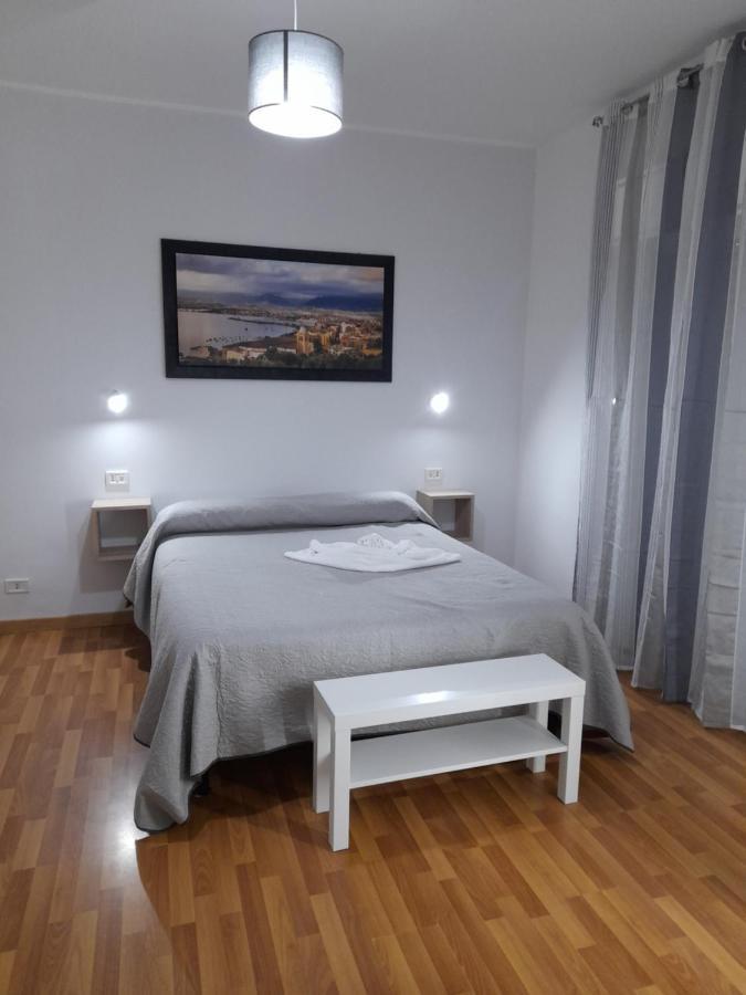 Milazzo: La Porta Delle Eolie Bed and Breakfast Rum bild