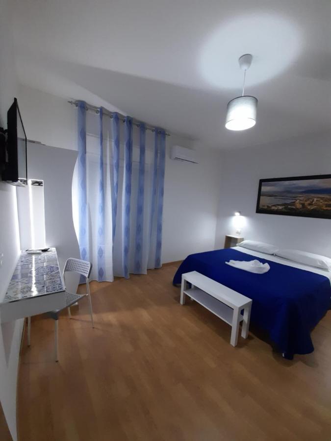 Milazzo: La Porta Delle Eolie Bed and Breakfast Exteriör bild