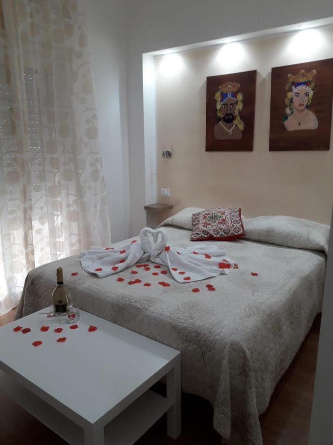 Milazzo: La Porta Delle Eolie Bed and Breakfast Exteriör bild